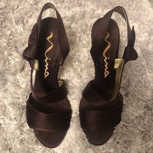 NINA Vitoria satin Brown Sandal size 8.5